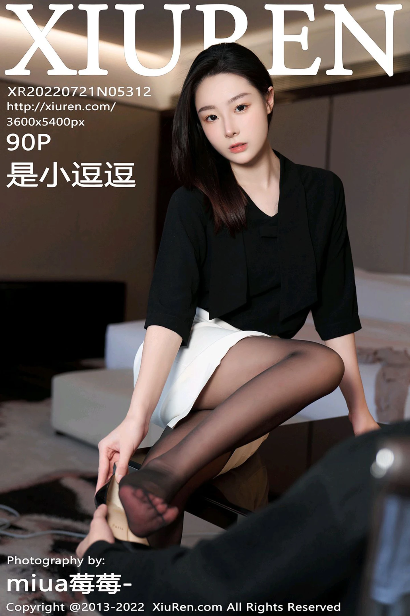 [XiuRen秀人网]No.5312_模特是小逗逗黑色轻透上衣配白色短裙露超薄无内黑丝诱惑写真90P-秀人网 - XiuRen.Space